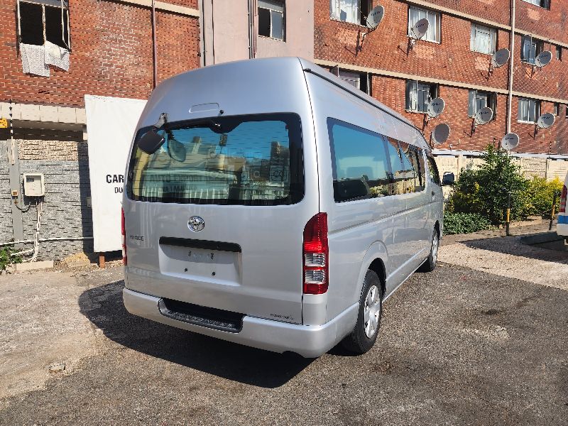  27251  TOYOTA HIACE  2005  