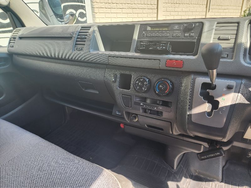  27251  TOYOTA HIACE  2005  
