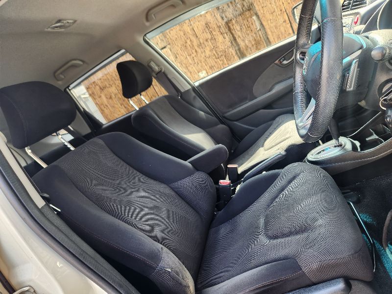  27322  HONDA FIT  2010  