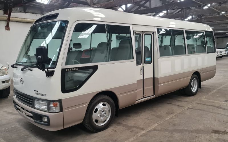  27392  HINO LIESSE BUS  2005  