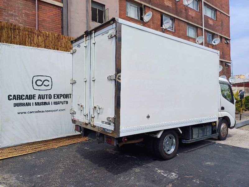  27494  HINO DUTRO  2003  