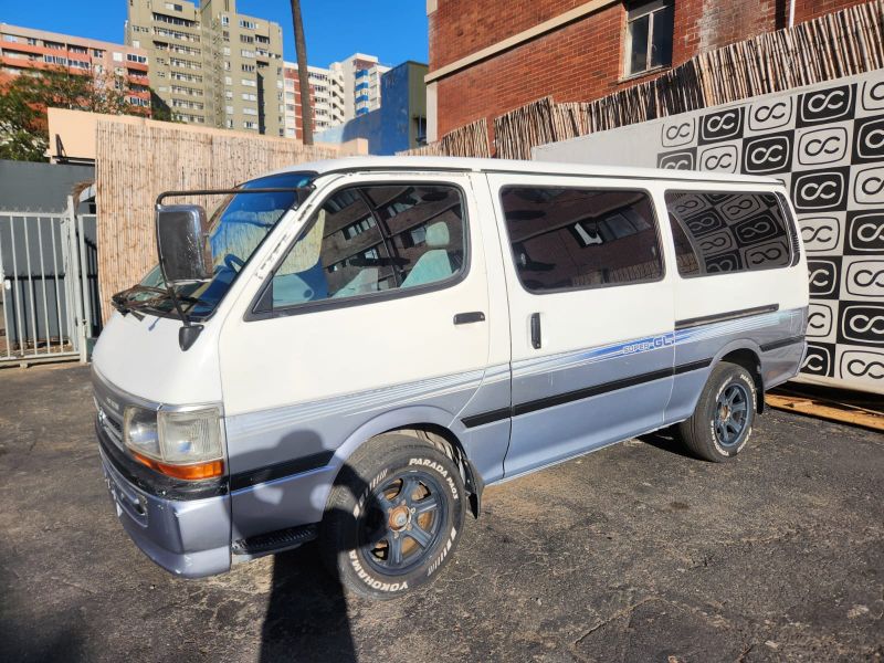 27560  TOYOTA HIACE  1999
