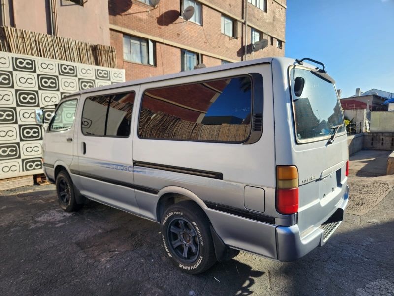 27560  TOYOTA HIACE  1999