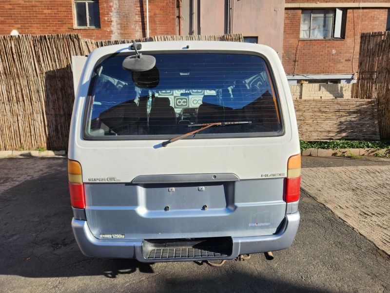 27560  TOYOTA HIACE  1999