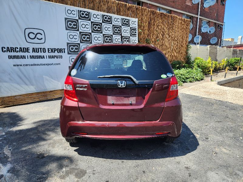  27581  HONDA FIT  2011  