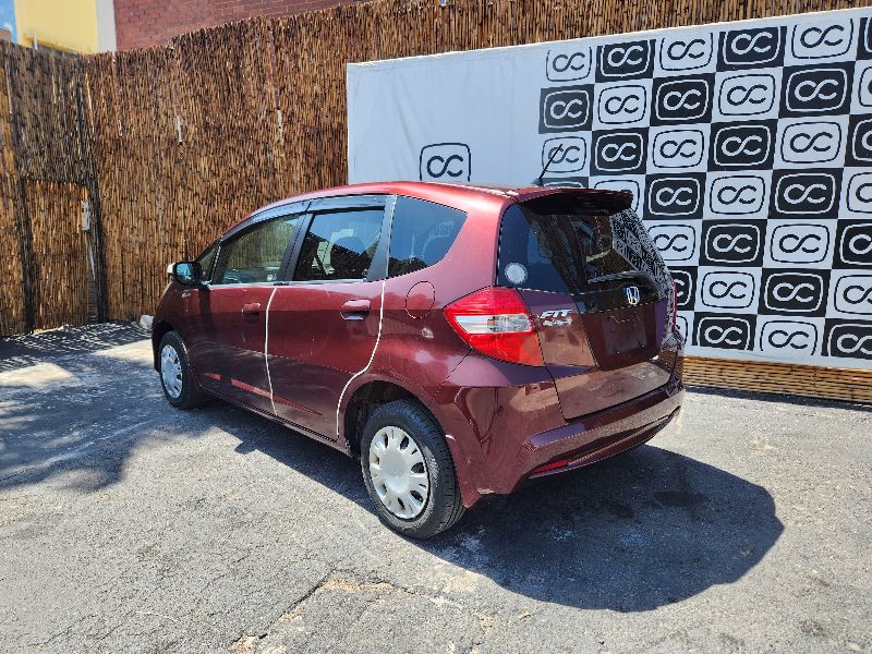  27581  HONDA FIT  2011  