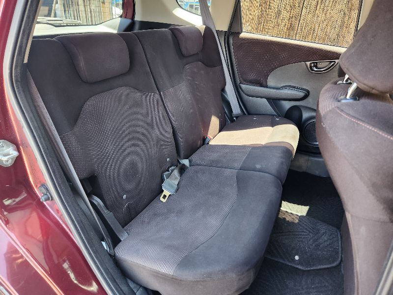  27581  HONDA FIT  2011  