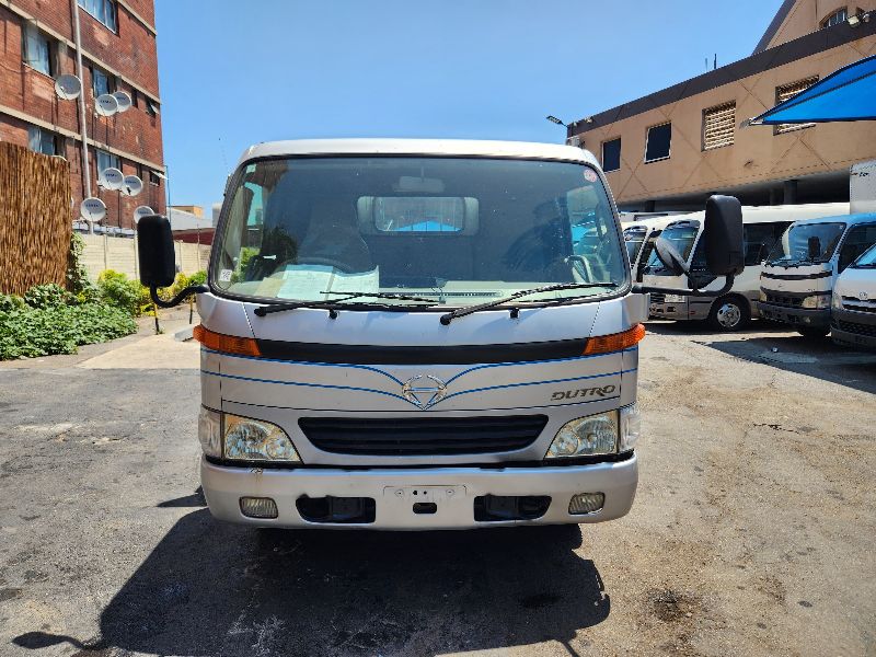  27589  HINO DUTRO  2002  