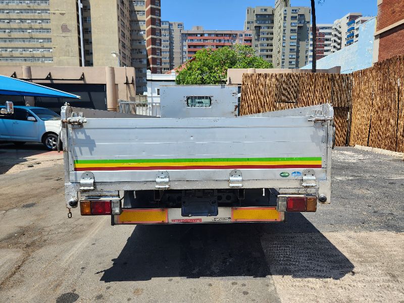  27589  HINO DUTRO  2002  