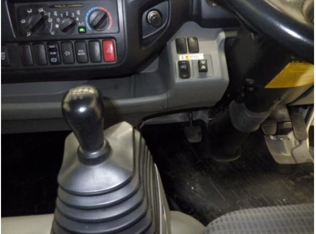  27688  HINO DUTRO  2012  