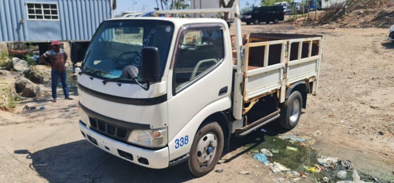  27775  HINO DUTRO  2006  
