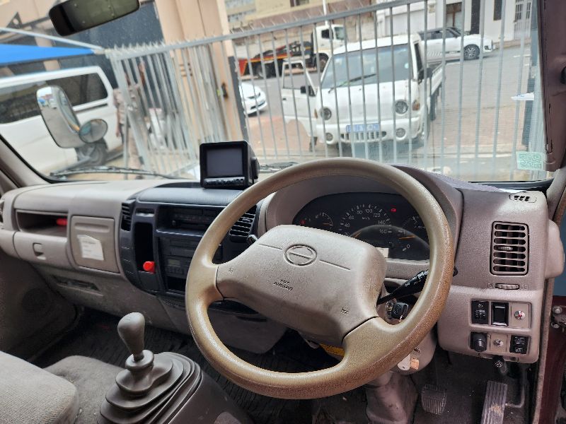  27776  HINO DUTRO  2004  