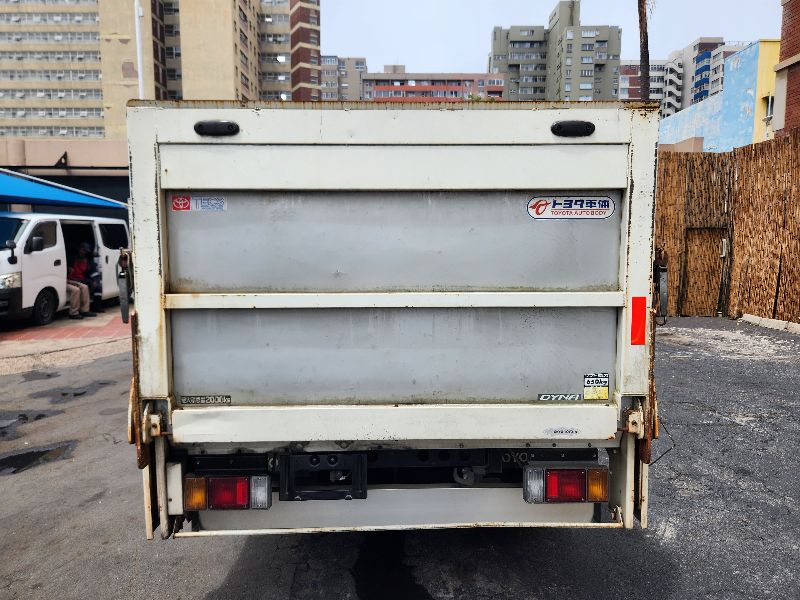  27806  TOYOTA DYNA  2006  