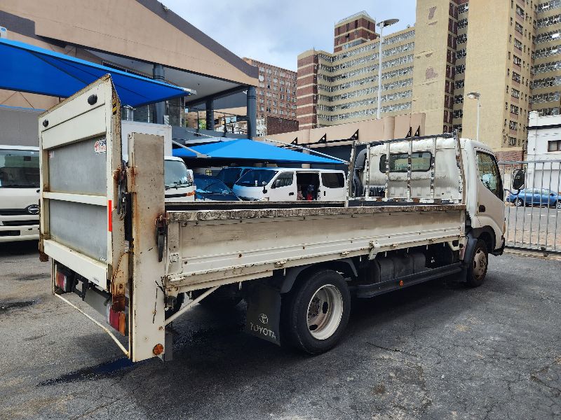  27806  TOYOTA DYNA  2006  