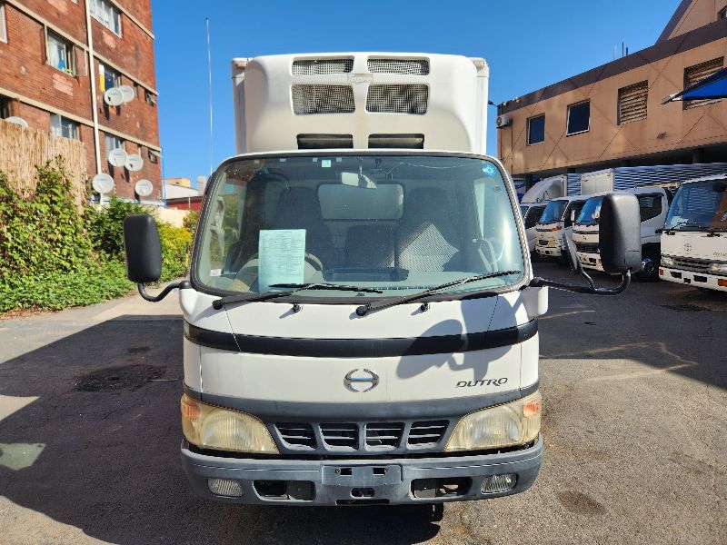 27808 HINO DUTRO 2006