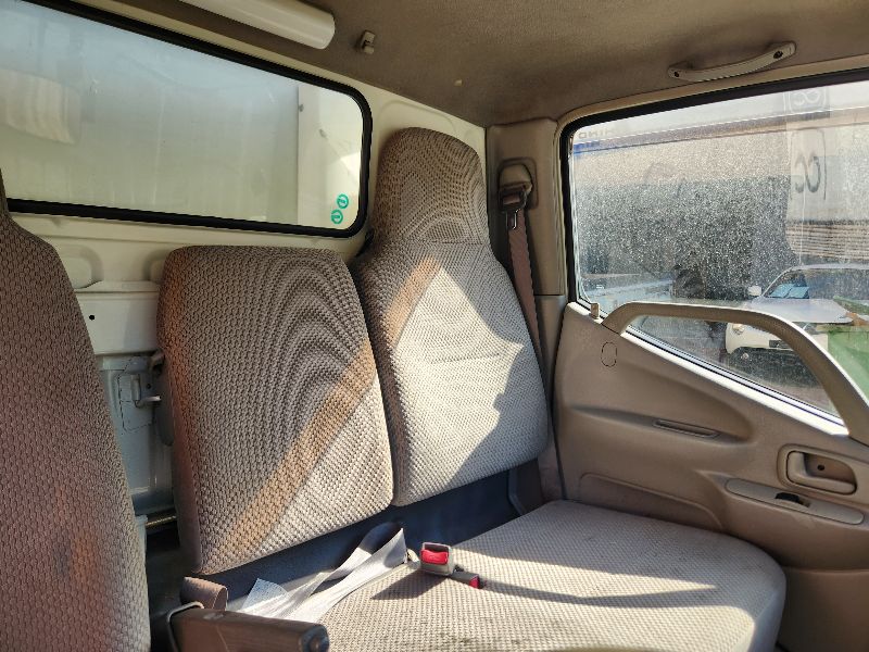  27808  HINO DUTRO  2006  