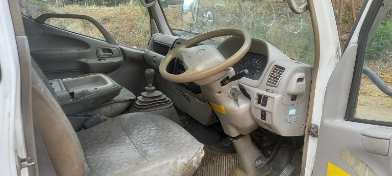  27867  HINO DUTRO  2003  