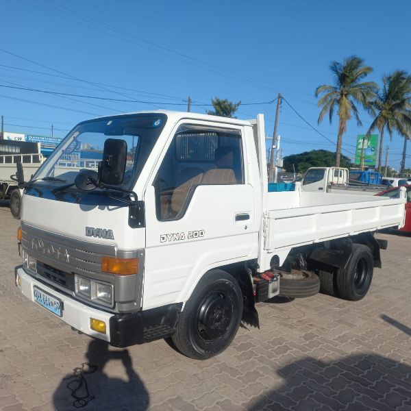  27890  TOYOTA DYNA  1991  
