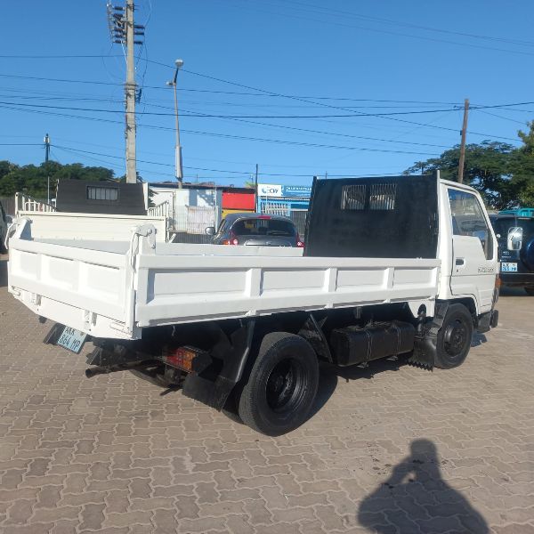  27890  TOYOTA DYNA  1991  