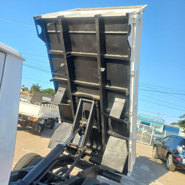  27890  TOYOTA DYNA  1991  