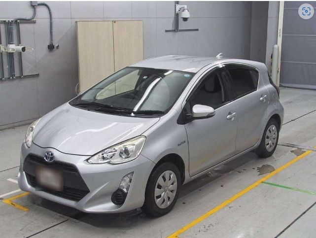  27901  TOYOTA AQUA  2015  
