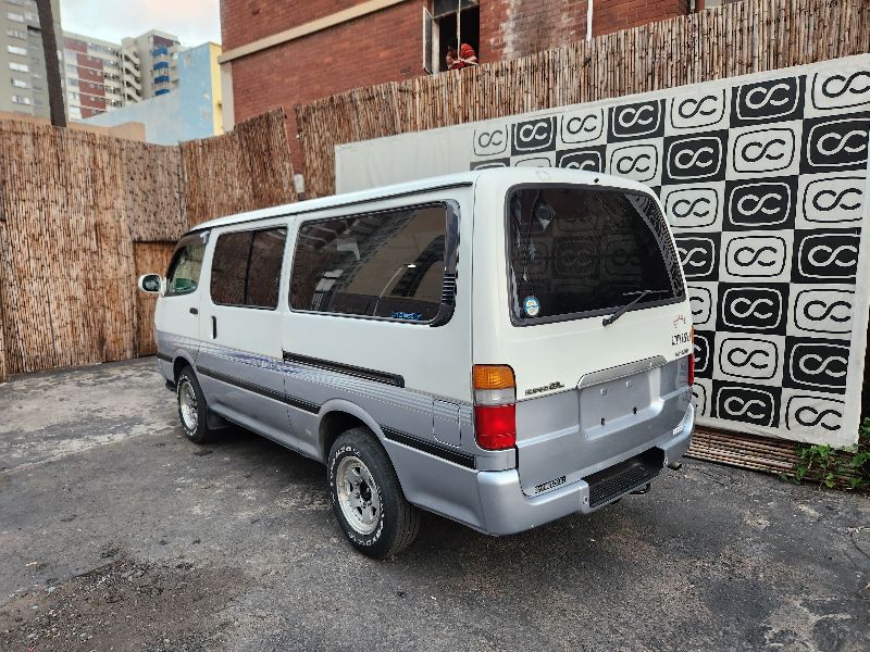  27913  TOYOTA HIACE  2000  