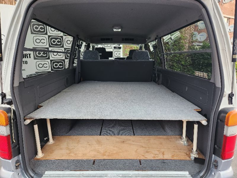  27913  TOYOTA HIACE  2000  
