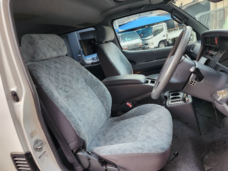 27913  TOYOTA HIACE  2000  