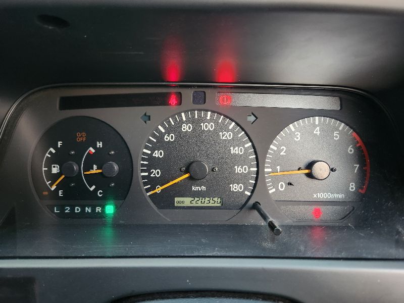  27913  TOYOTA HIACE  2000  