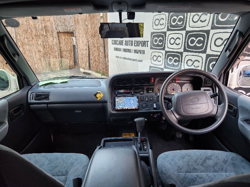  27913  TOYOTA HIACE  2000  