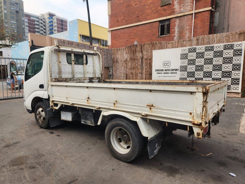  27914  TOYOTA DYNA  2001  