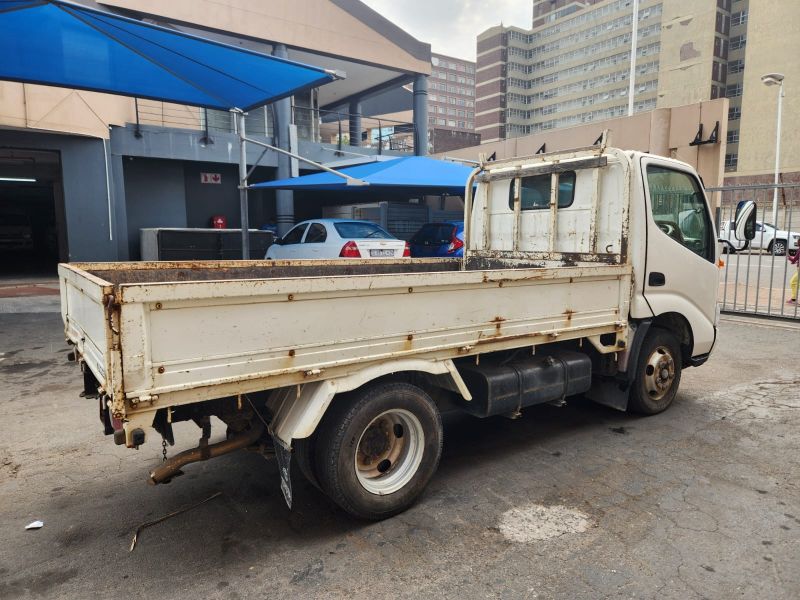 27914  TOYOTA DYNA  2001  