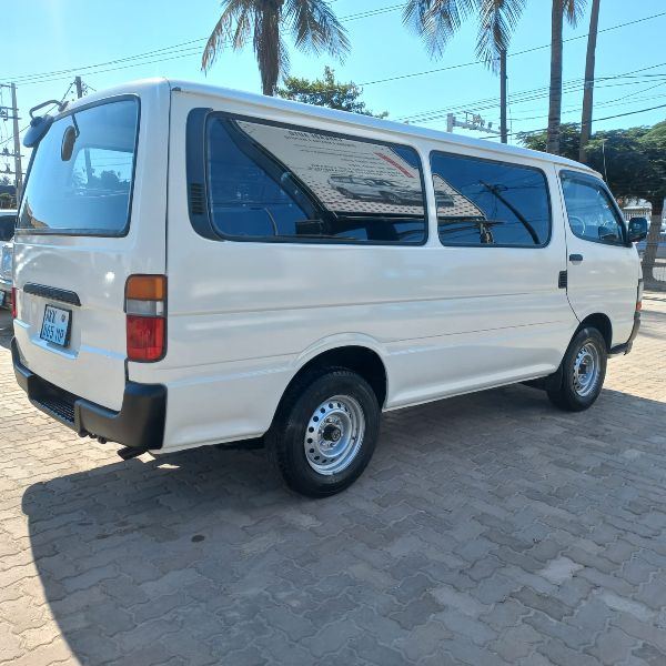  27916  TOYOTA HIACE  1999  