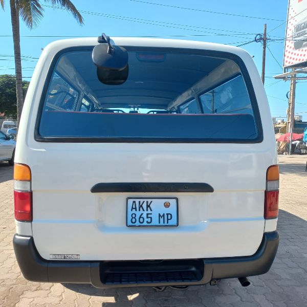  27916  TOYOTA HIACE  1999  