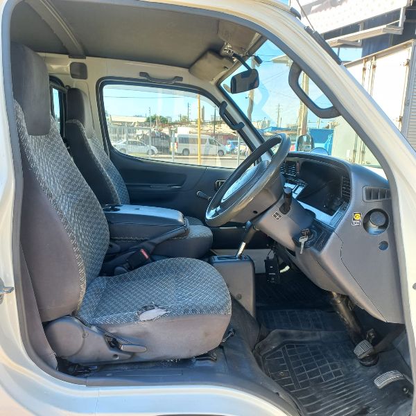  27916  TOYOTA HIACE  1999  