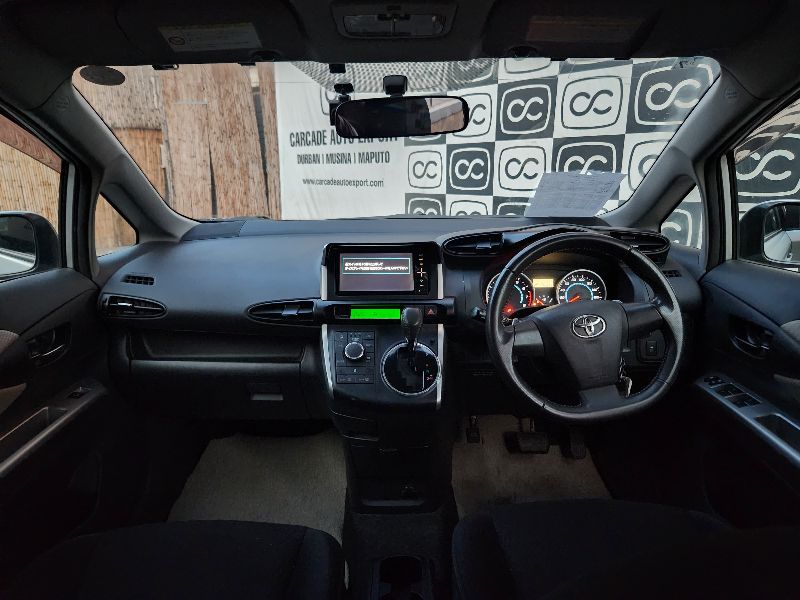  27945  TOYOTA WISH  2010  