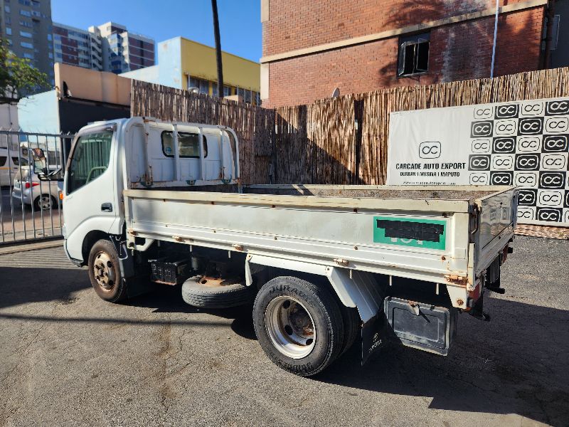  28000  TOYOTA DYNA  2002  