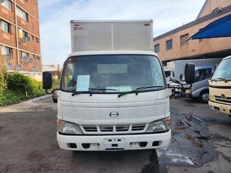 28051 HINO DUTRO 2006