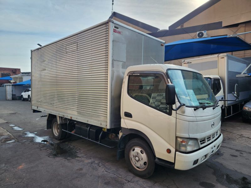 28051  HINO DUTRO  2006  