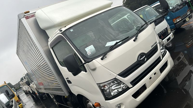  28071  HINO DUTRO  2012  