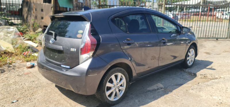  28078  TOYOTA AQUA  2015  