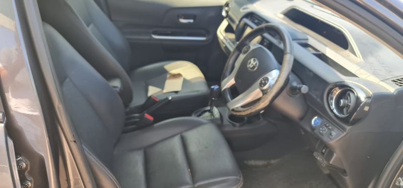  28078  TOYOTA AQUA  2015  