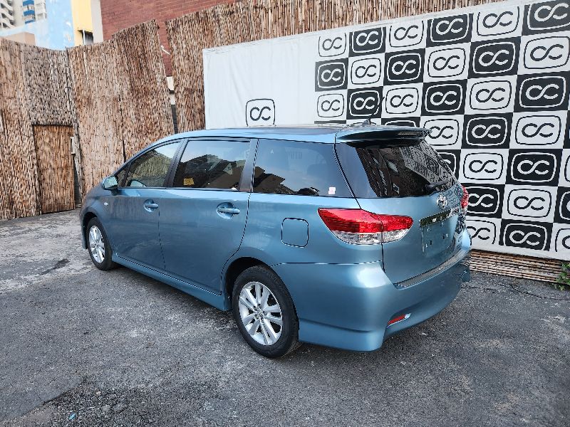  28123  TOYOTA WISH  2011  