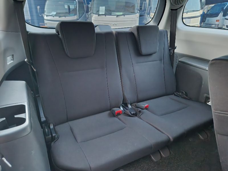  28123  TOYOTA WISH  2011  