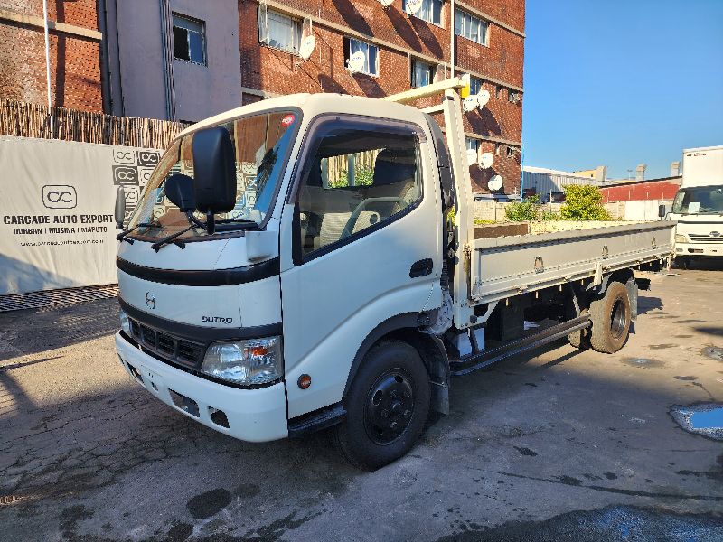 28126 HINO DUTRO 2005