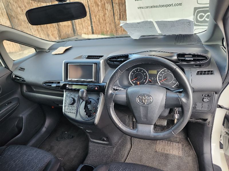  28206  TOYOTA WISH  2010  
