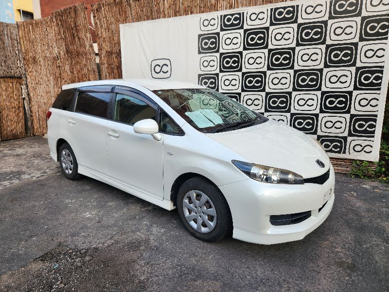  28206  TOYOTA WISH  2010  