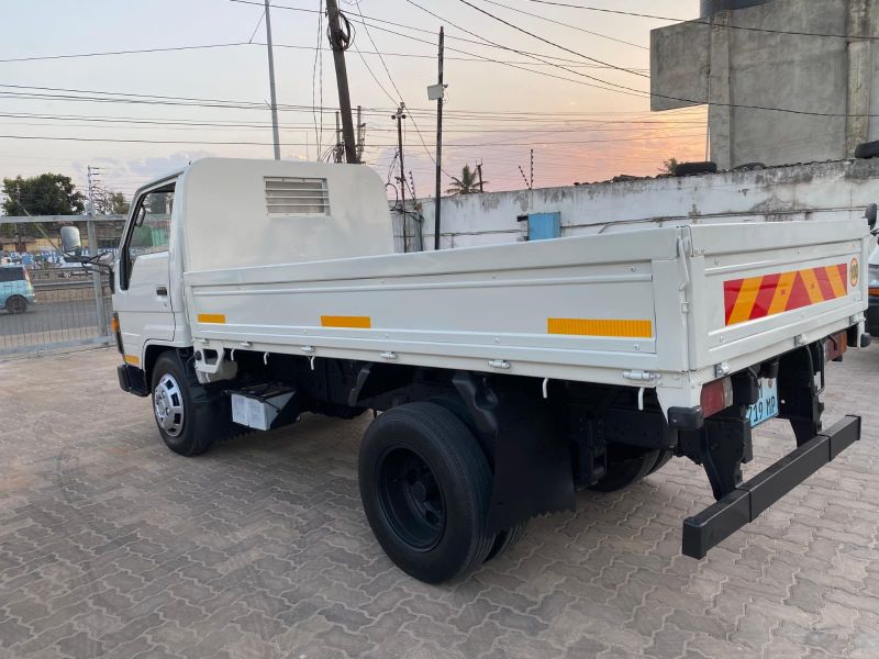  28248  TOYOTA DYNA  1988  