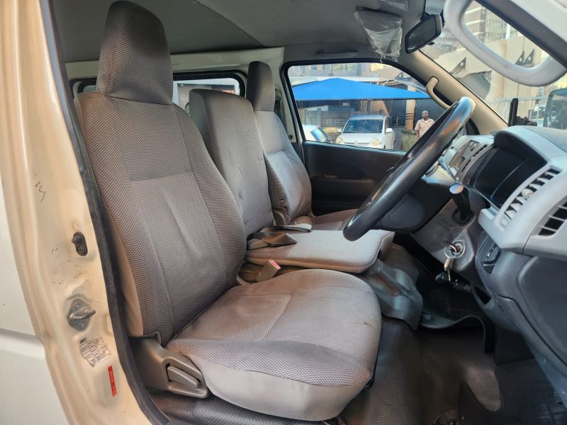  28265  TOYOTA HIACE  2006  