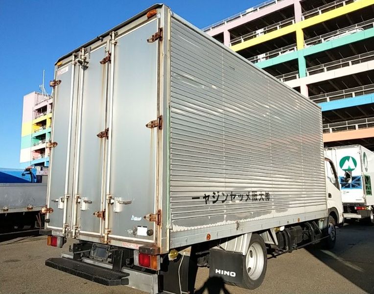  28274  HINO DUTRO  2005  